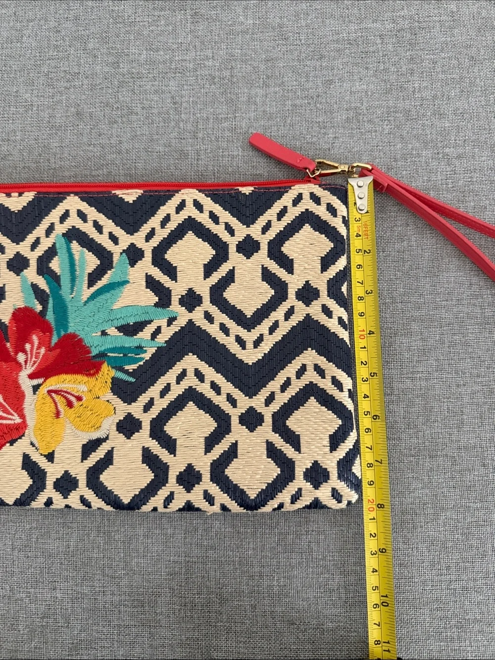 Vera Bradley stylish woven