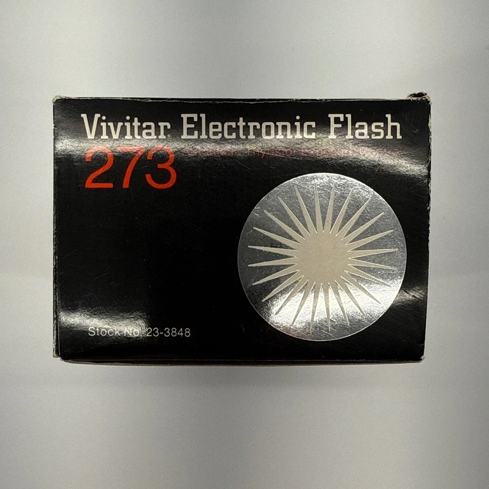 Vivitar Model 273 Automatic Thyristor Electronic Flash with Box and Manual