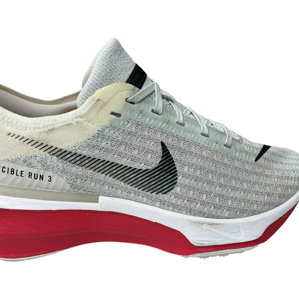 Nike invincible running