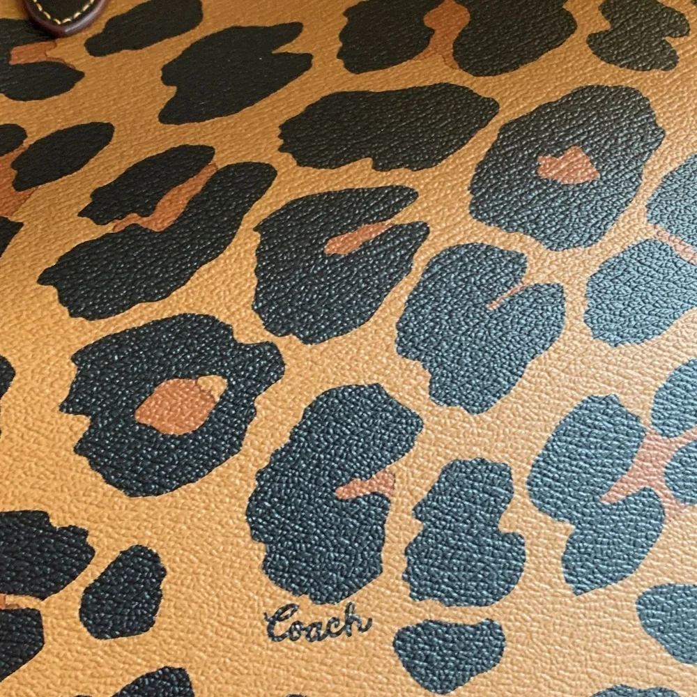 Coach classic tote