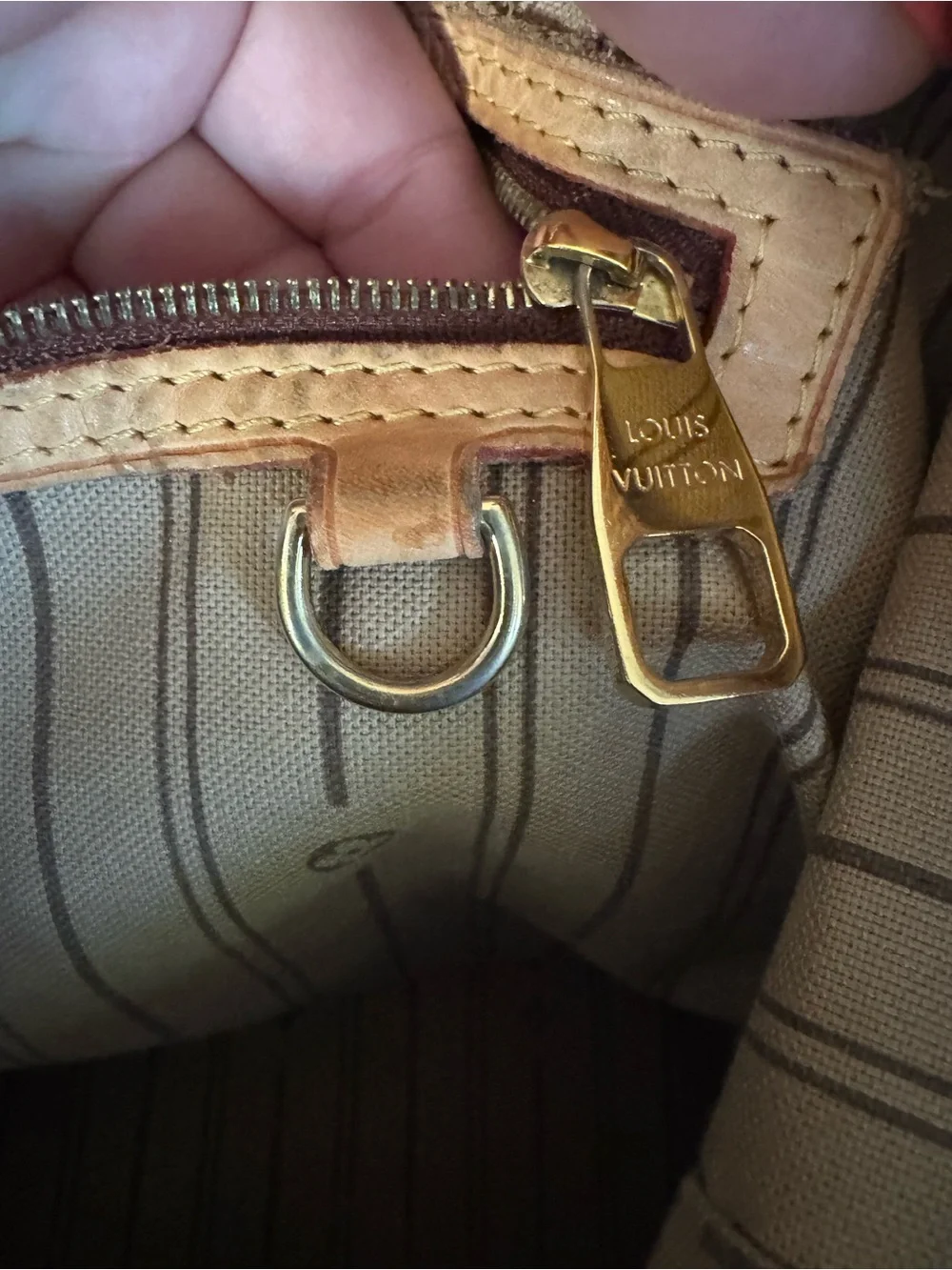 Louis Vuitton authentic clean