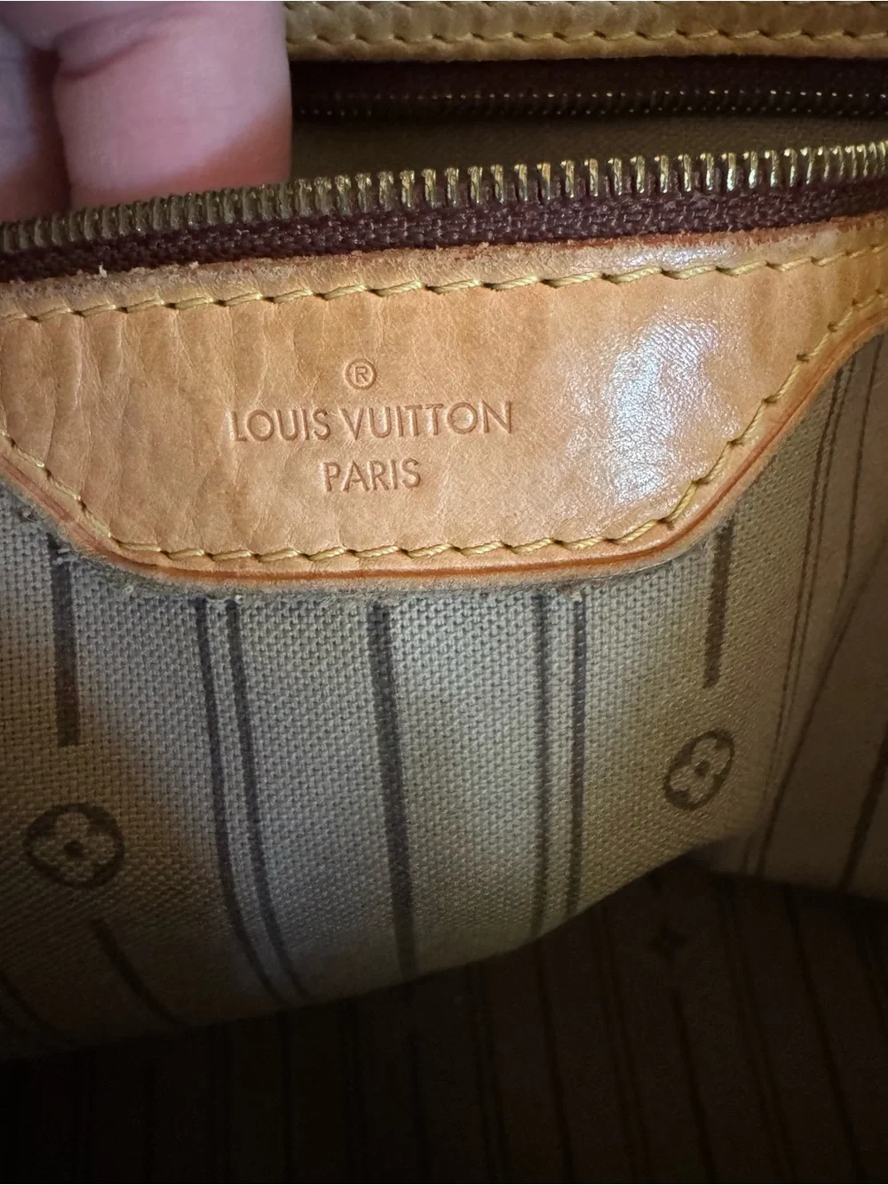 Louis Vuitton lv classic