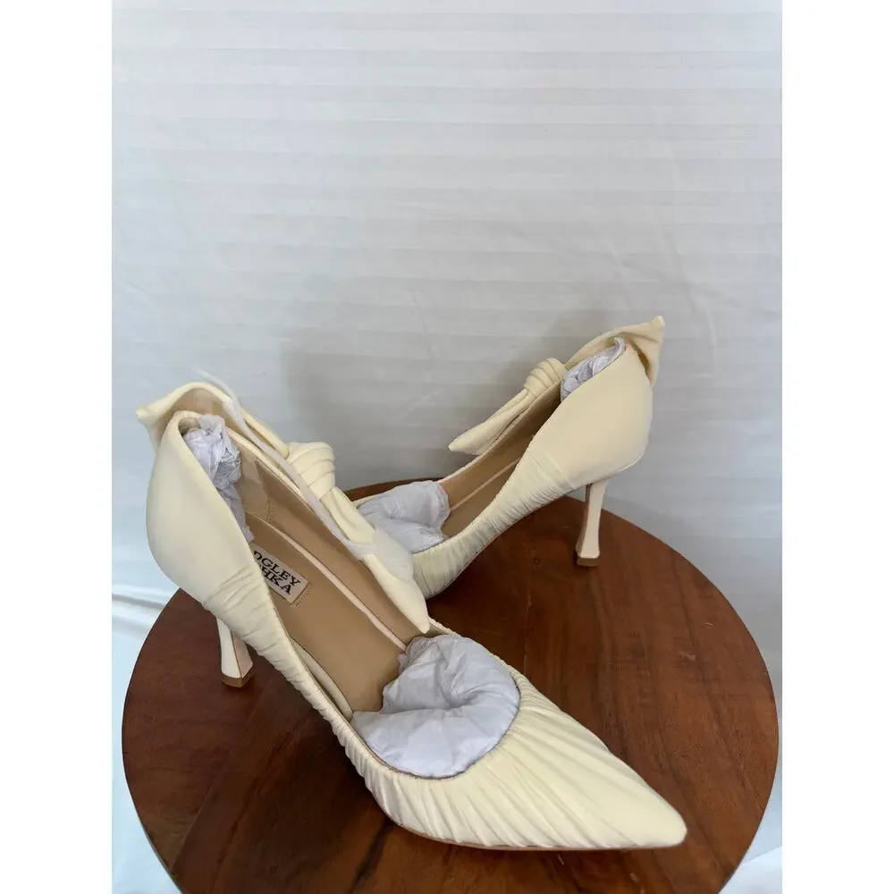 Badgley Mischka step into