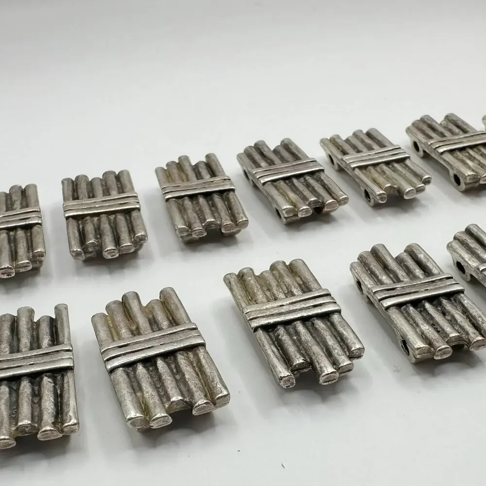 Unbranded pewter craft