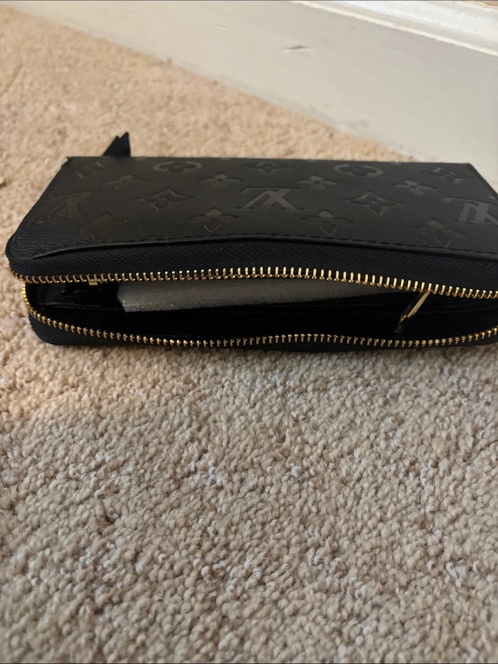 Unbranded large zippy new