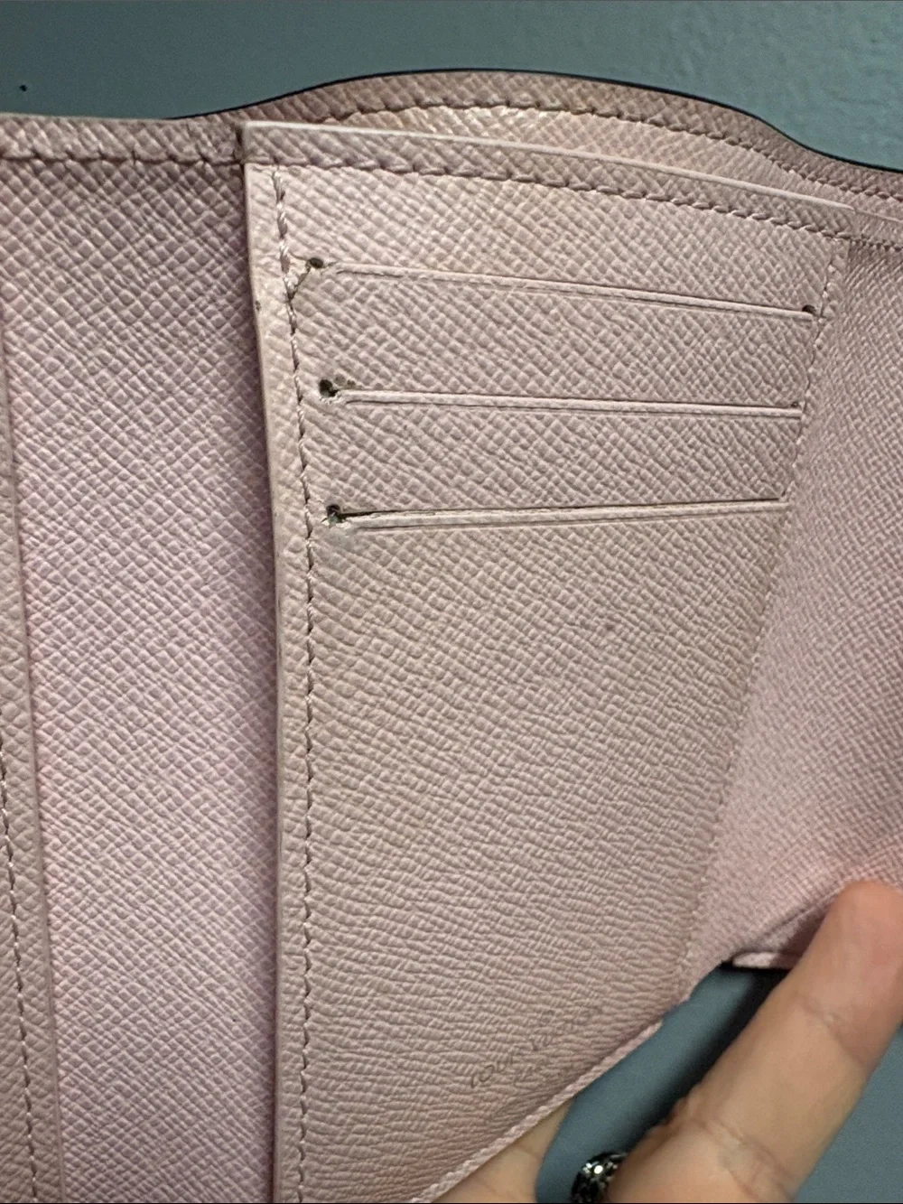 Louis Vuitton reposhing this