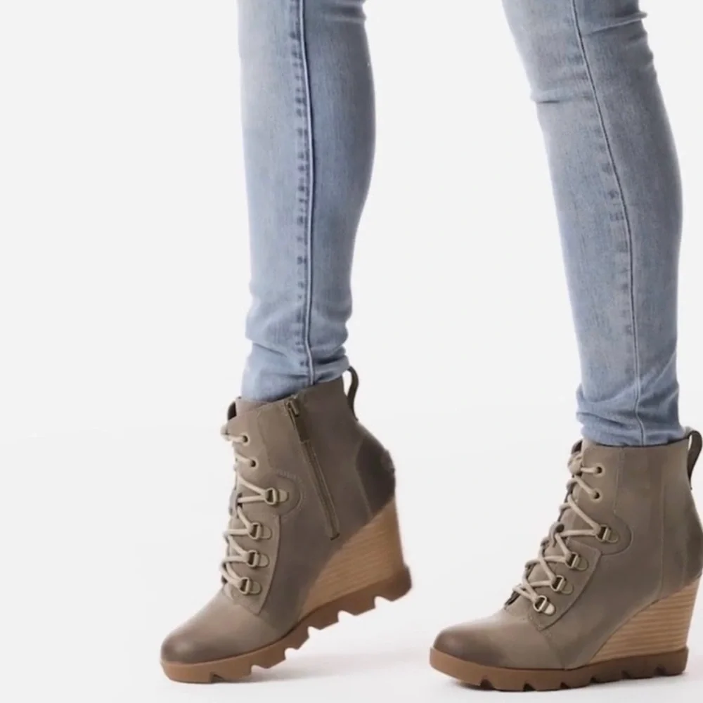 Sorel worn but