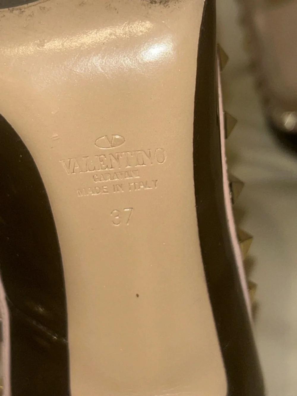 Valentino key characteristicsdesign
