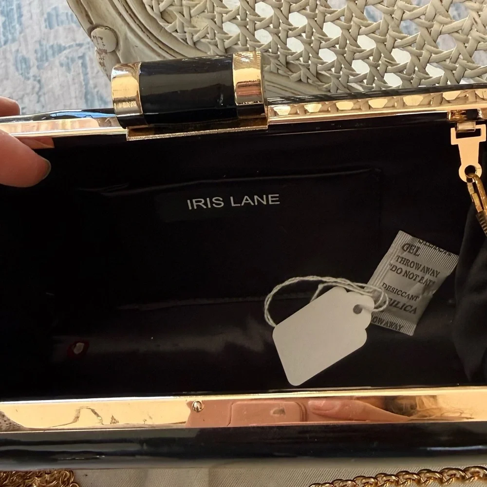 iris lane glossy black