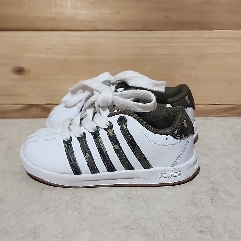 K-Swiss unisex size