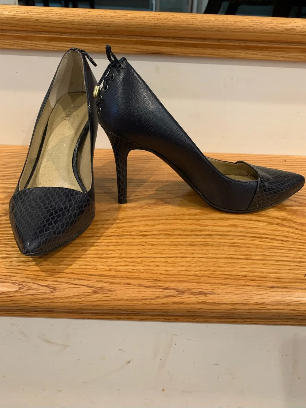 levity stylish pumps