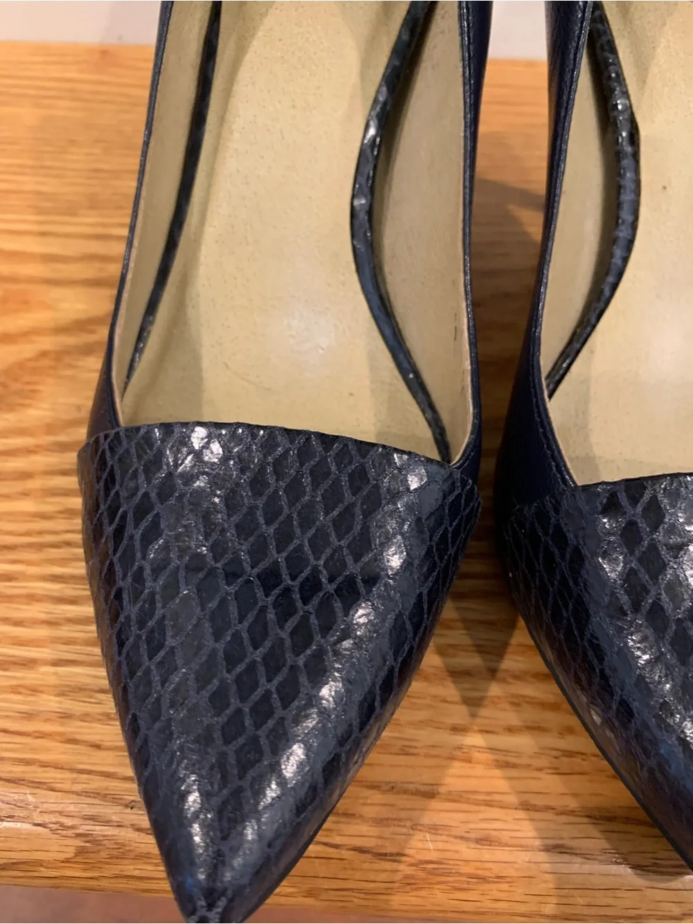 levity stylish pumps