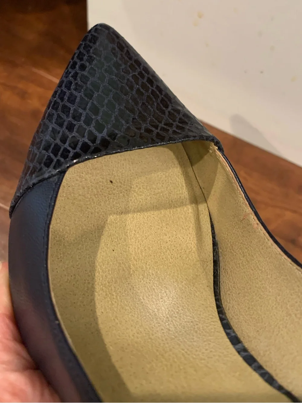 levity stylish pumps