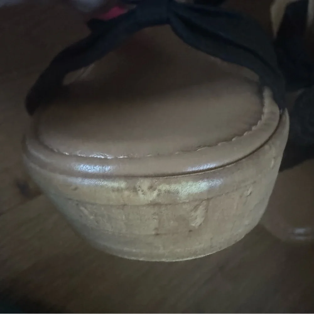 Italian Shoemakers tan sophistication