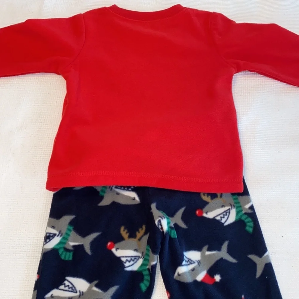 Carters set red