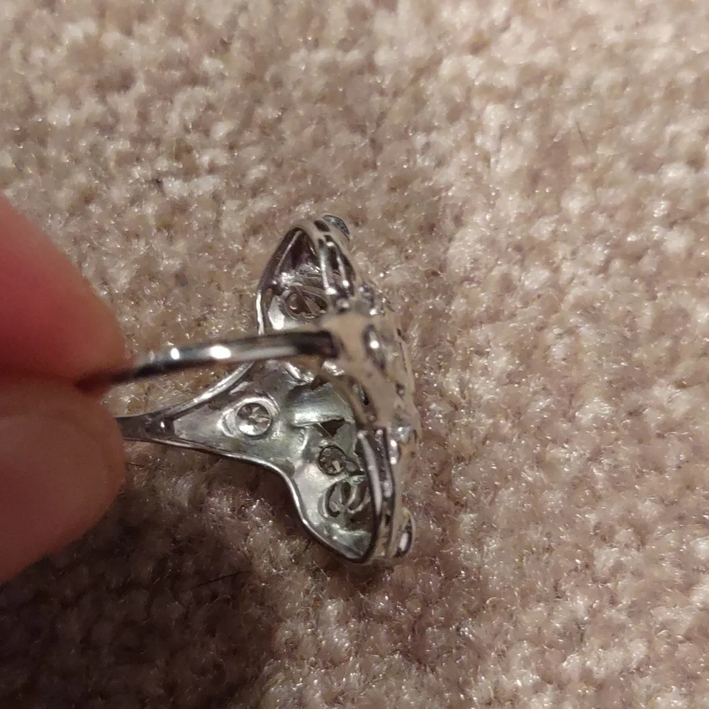 Old European cut Diamond Ring 18kt white gold north south Design