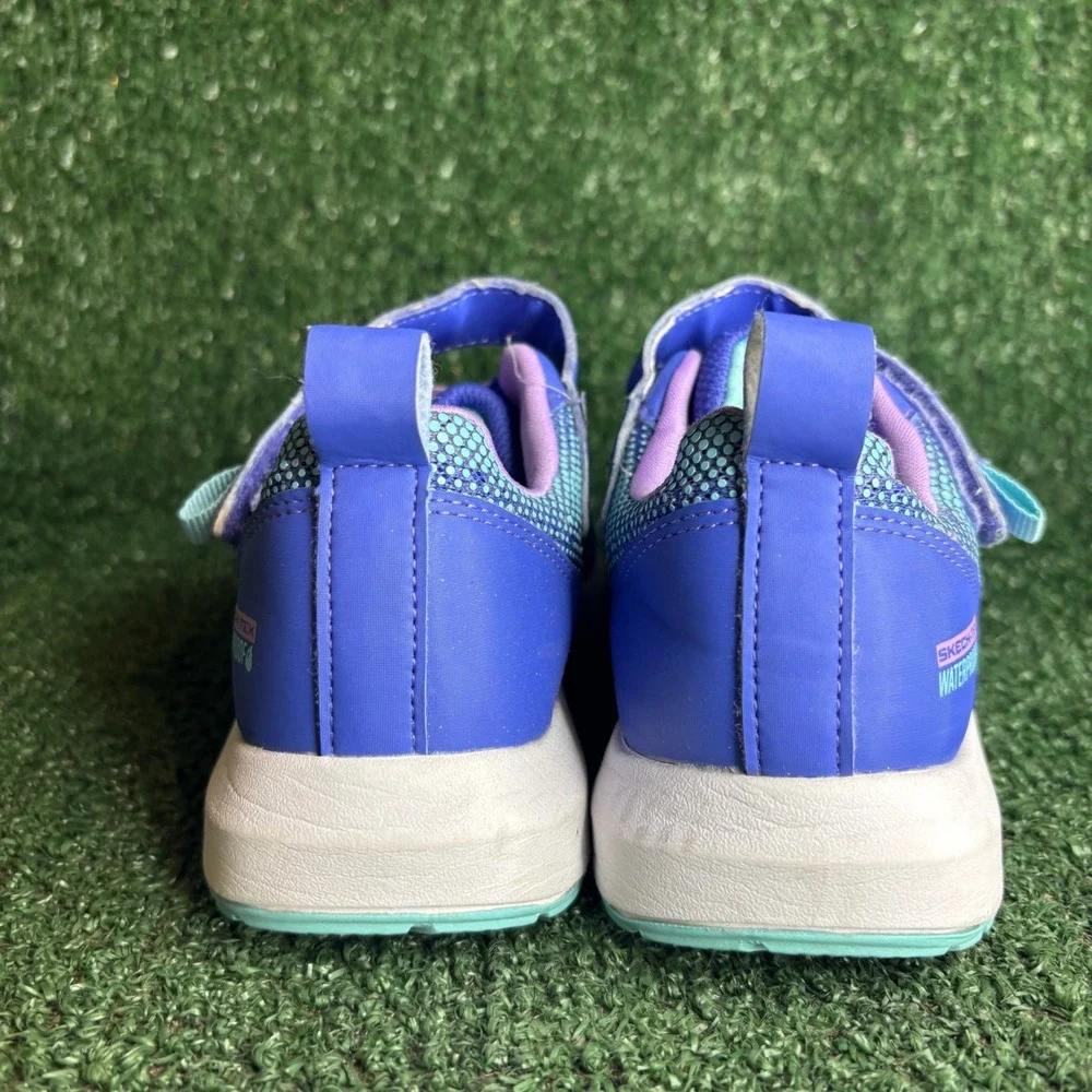 Skechers item you