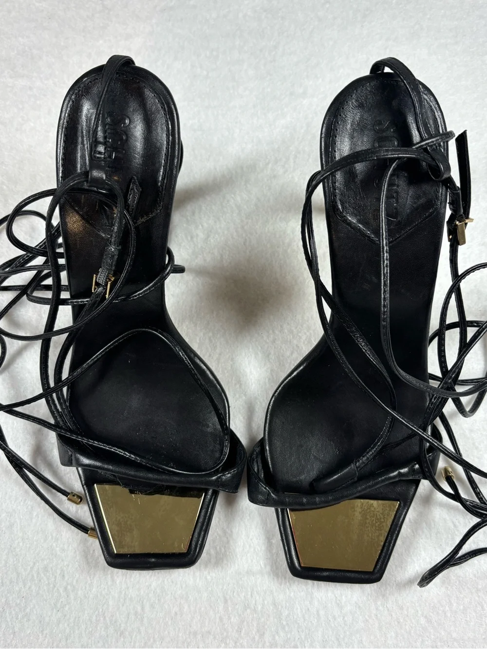 SCHUTZ elevate your