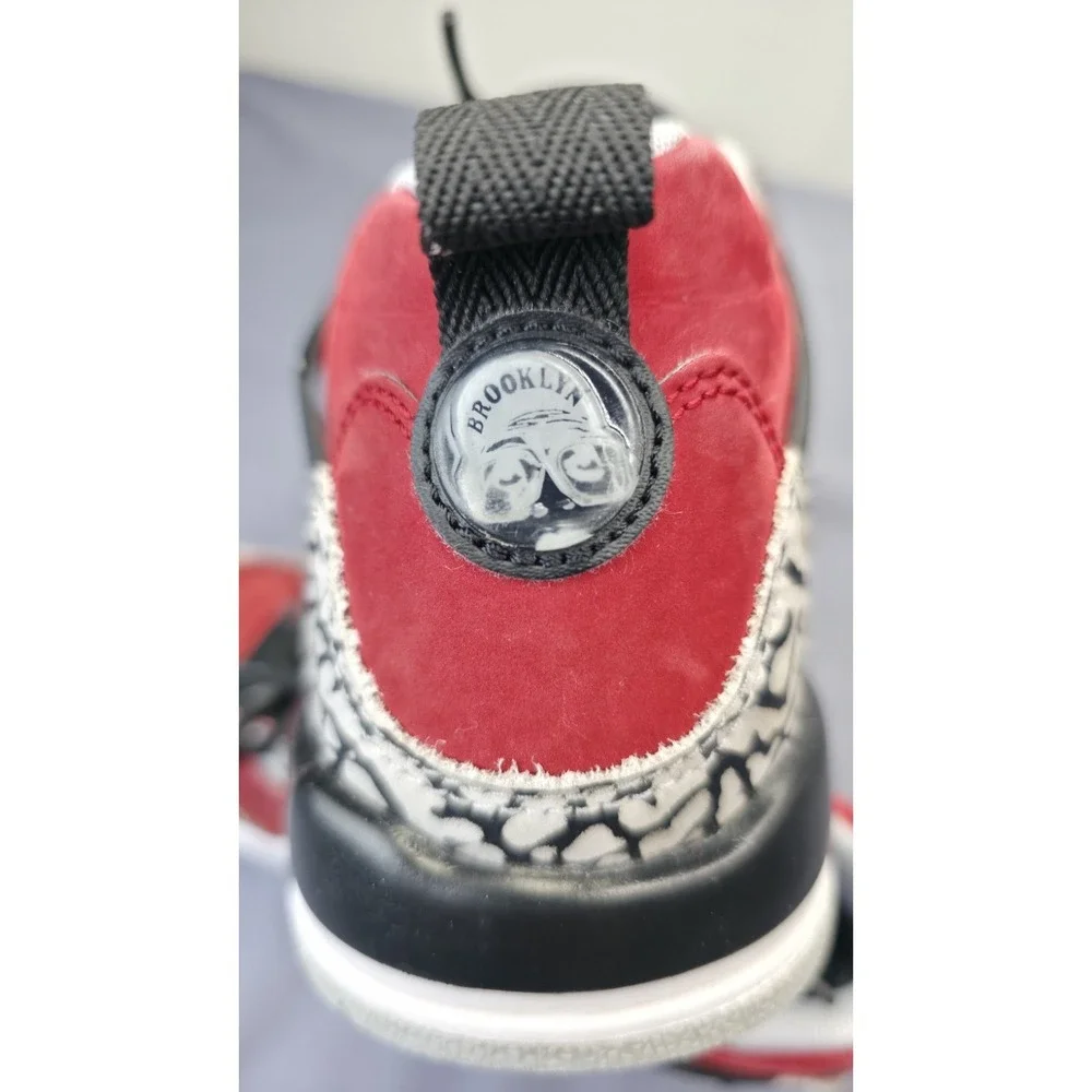 Jordan spizike low
