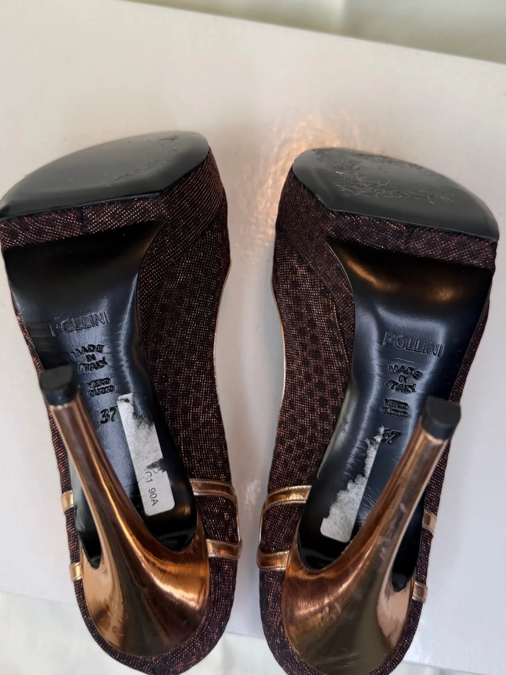 Pollini textured elegant brown