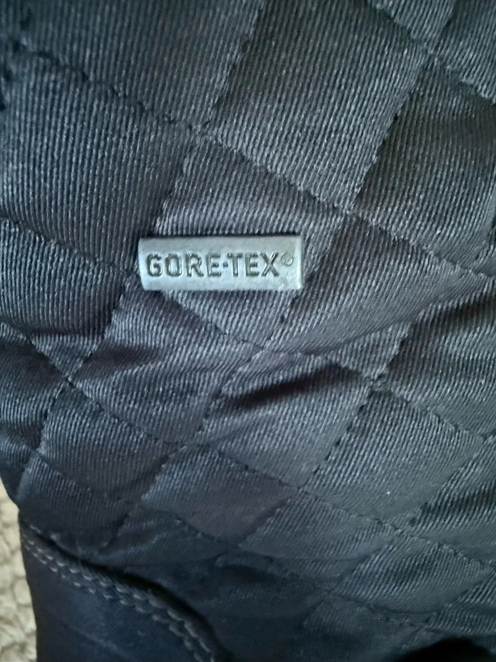 Ara black gortex