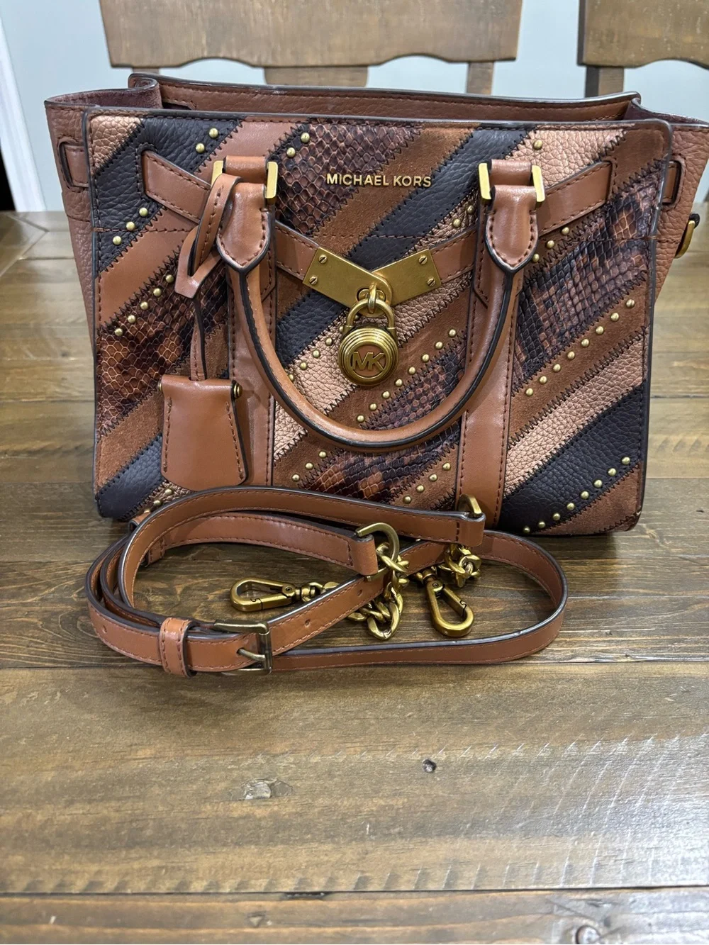 Michael Kors refined accents lining