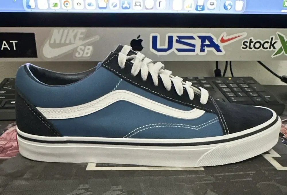 New Men's Size 9.5 Vans Old Skool Navy Blue Skate Shoes VN000D3HNVY