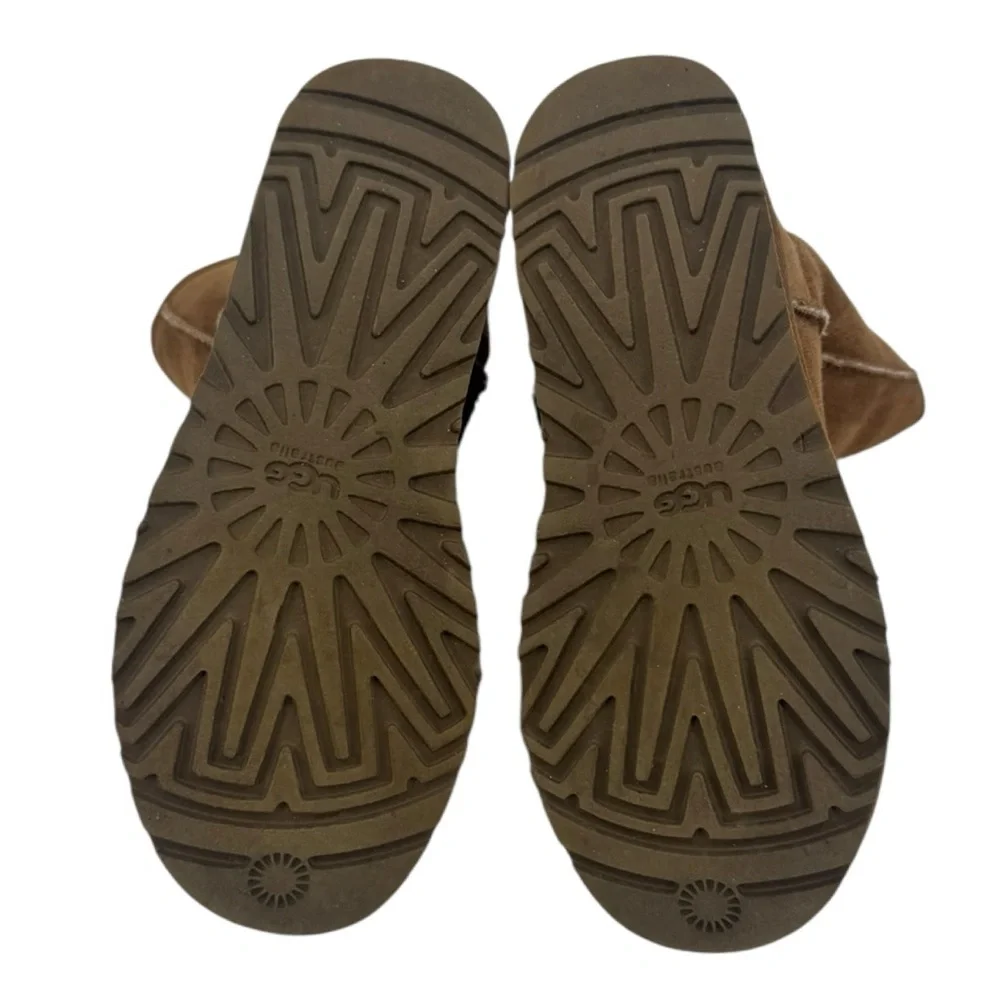UGG classic short