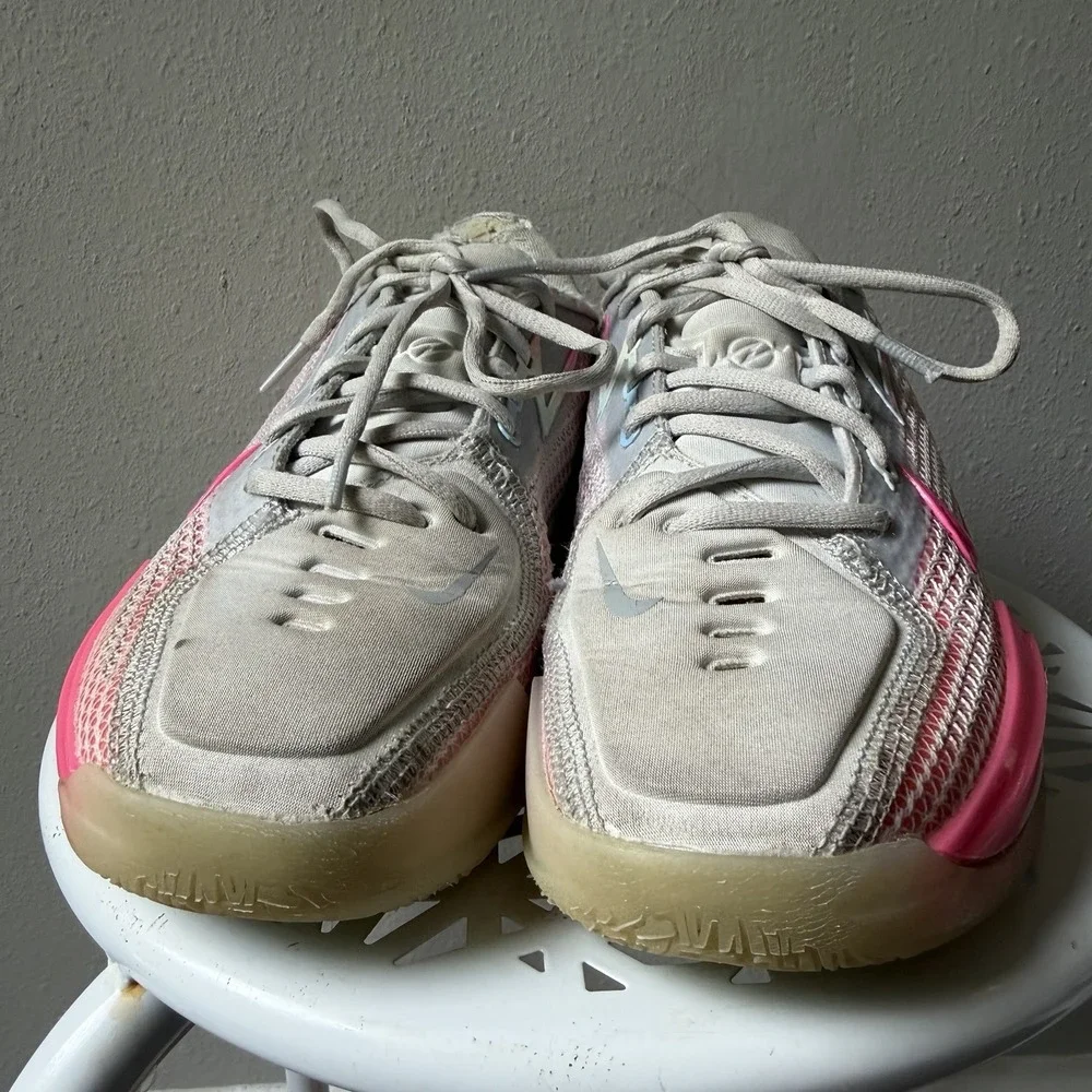 Nike heel wear