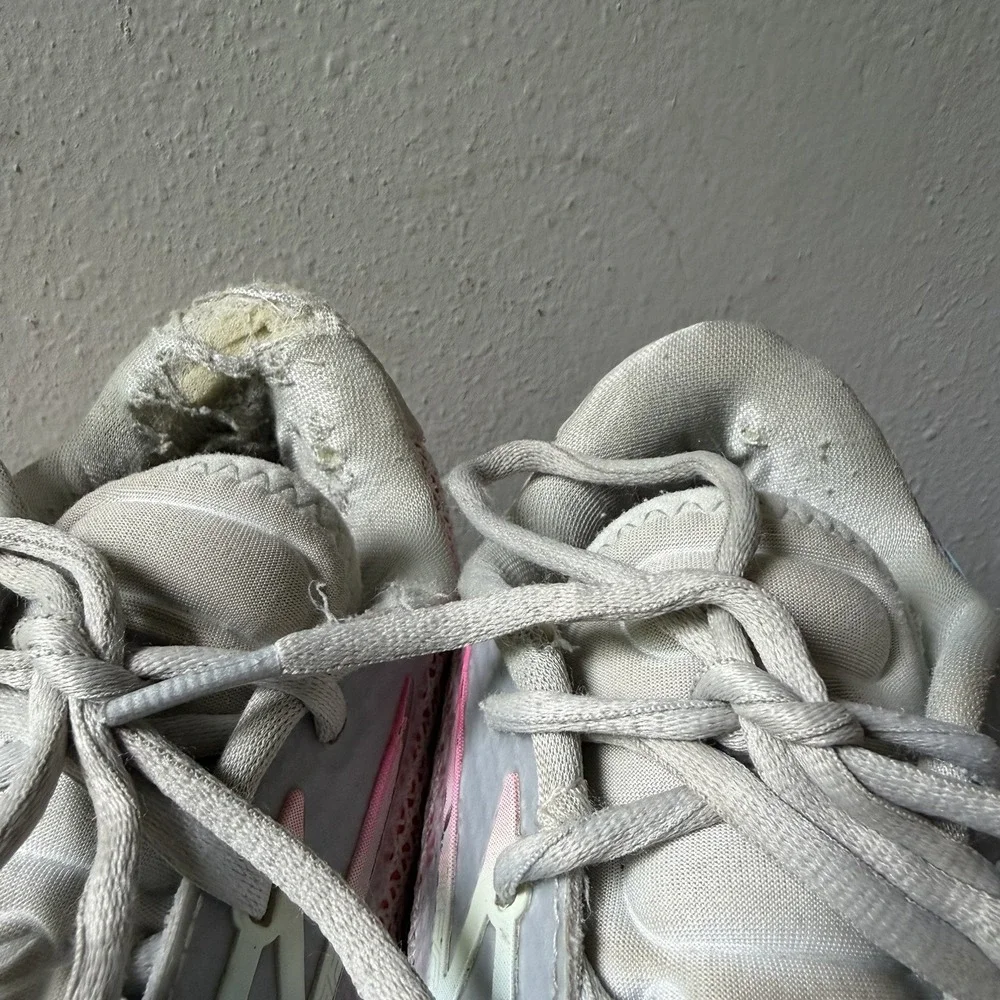 Nike heel wear