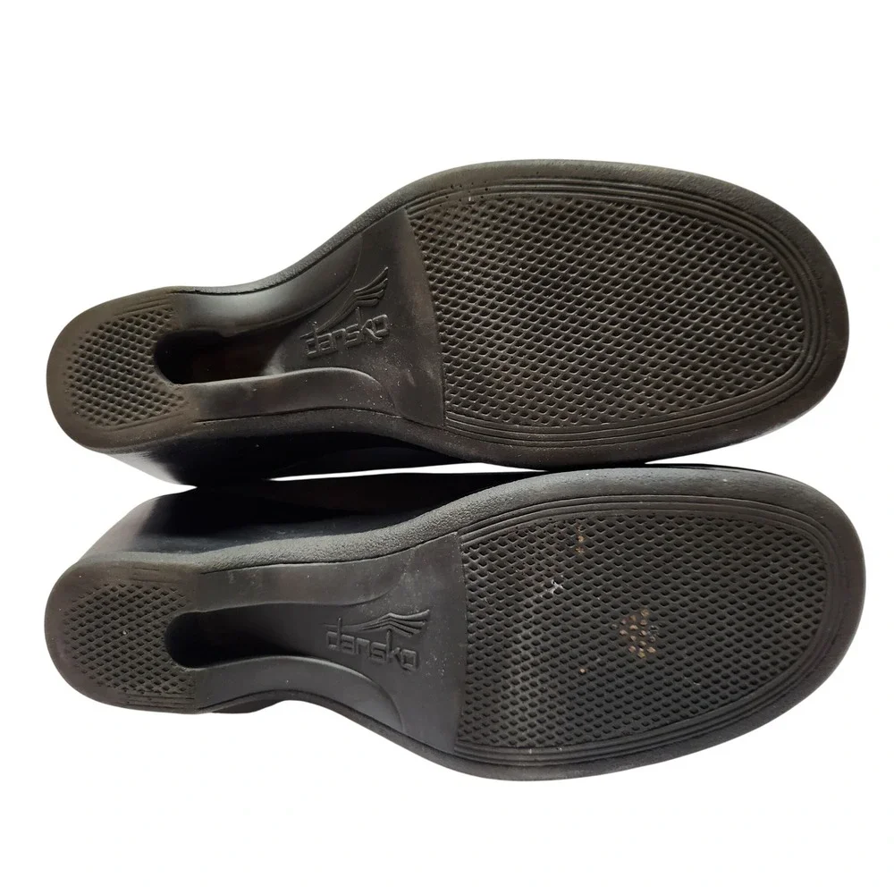 Dansko preowned piping