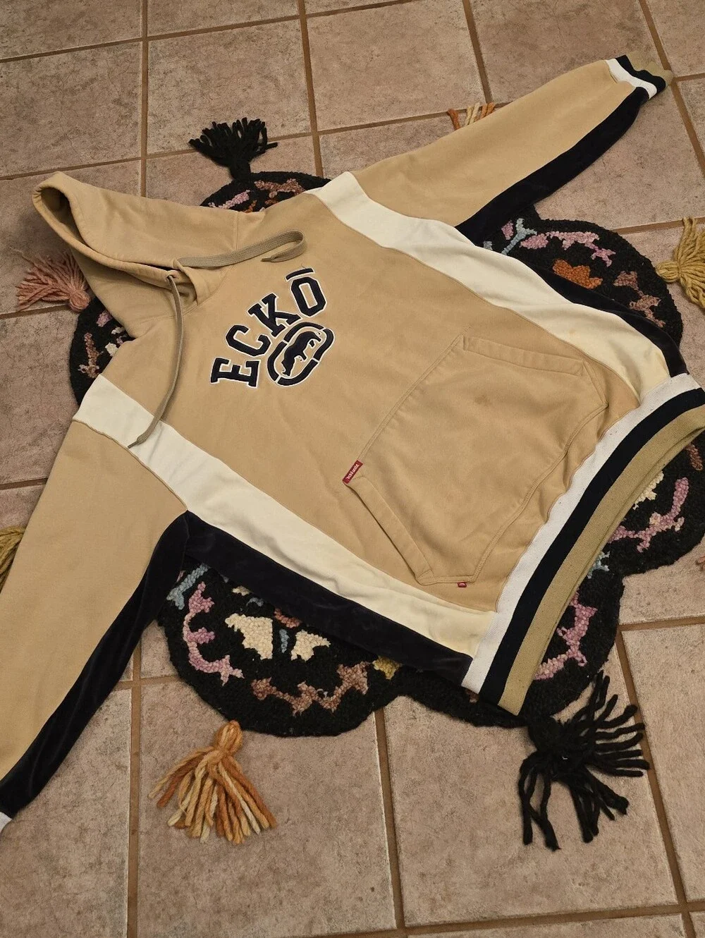 🔥🔥Y2K ECKO Unltd Tan Colorblock Hoodie with Navy & Cream Accents🔥🔥Size XXL