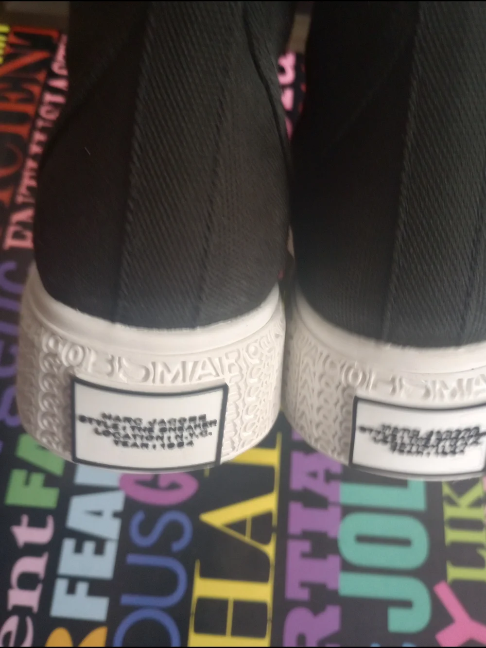 Marc Jacobs logo lace