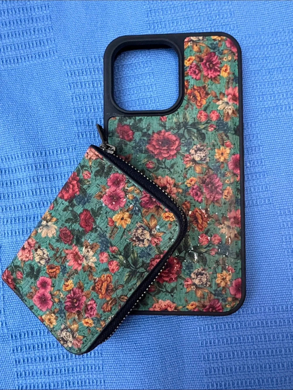 iphone 15 pro max pouch magnetic green