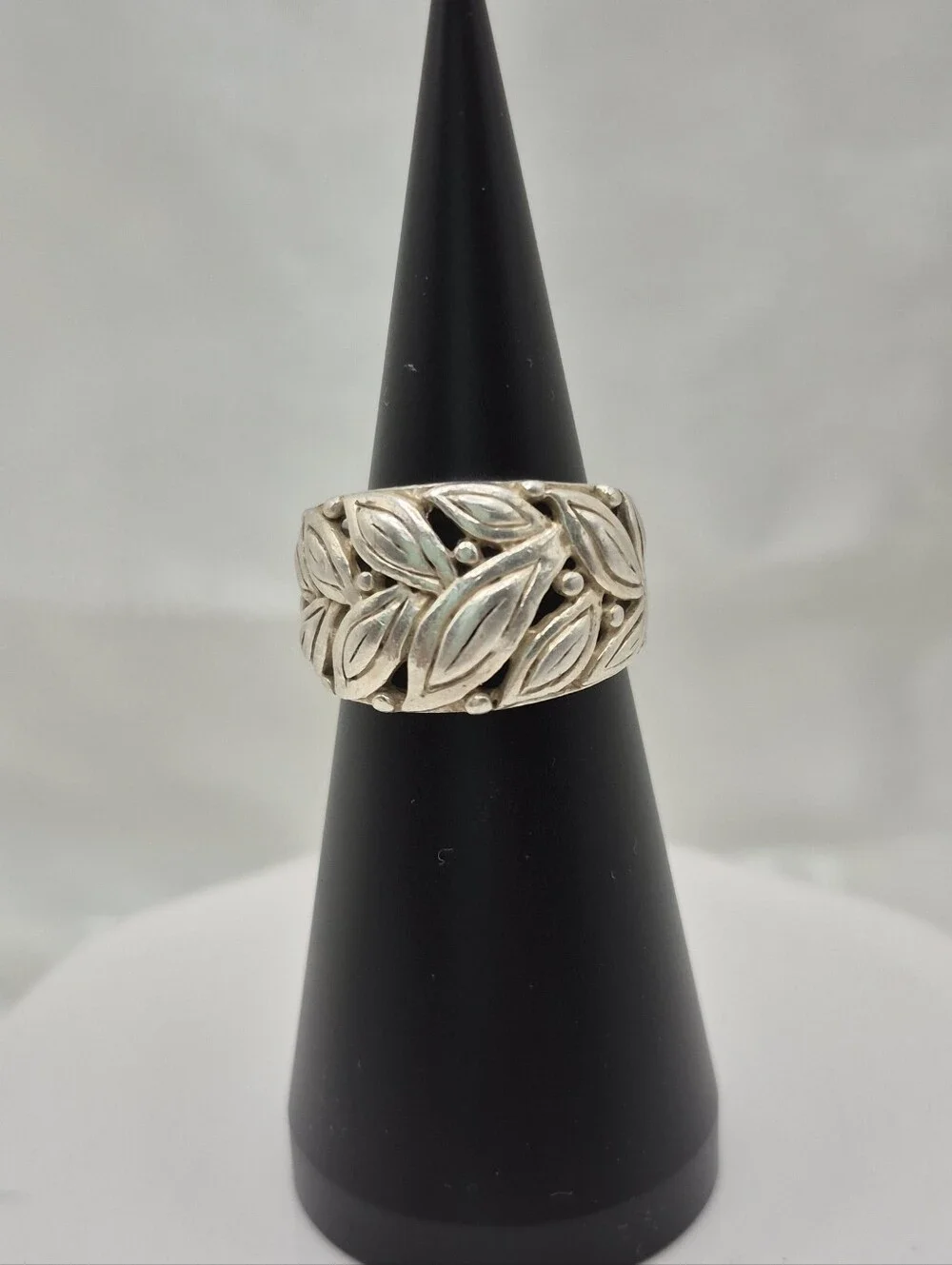925 Sterling Silver Leaf Band Ring Foliate  Design Size 7 Openwork Thailand