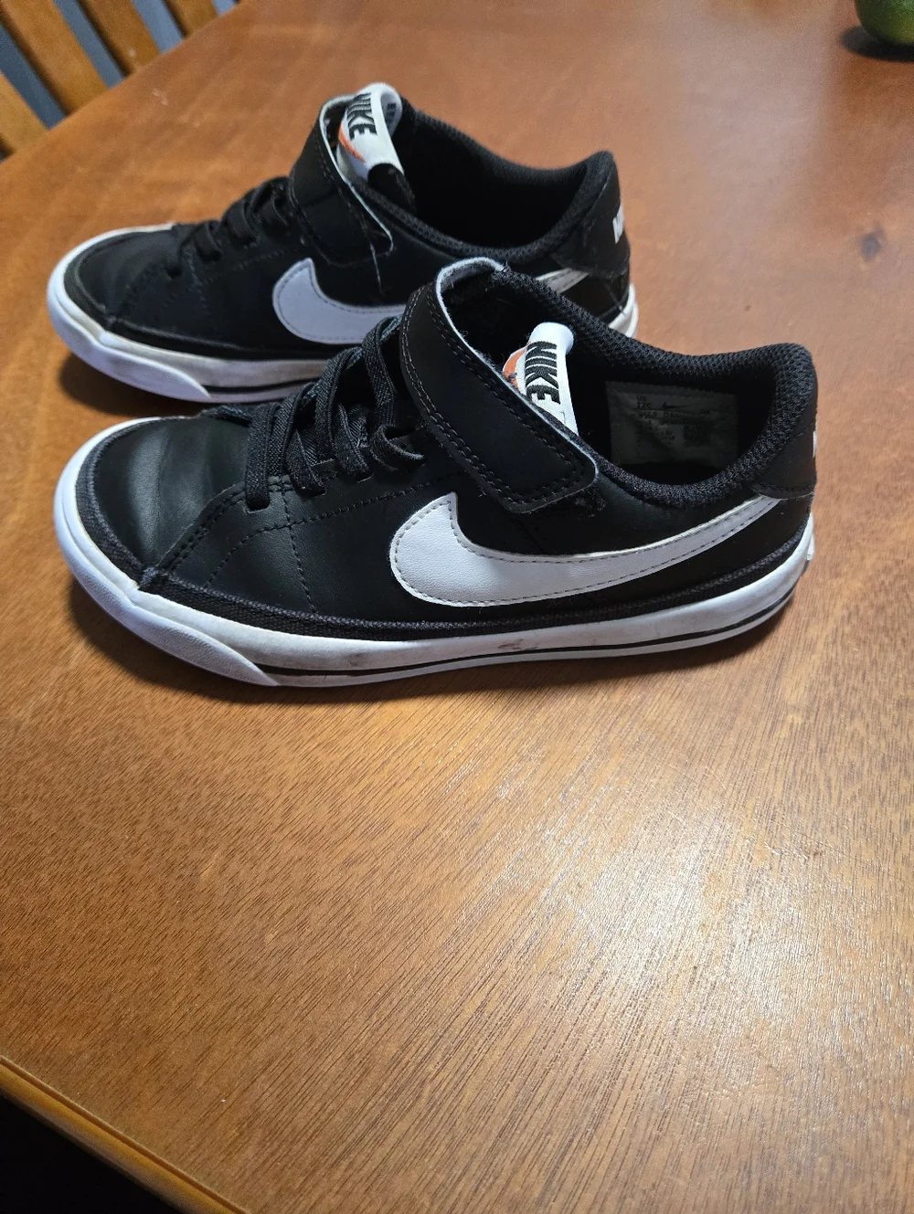 Nike kids low