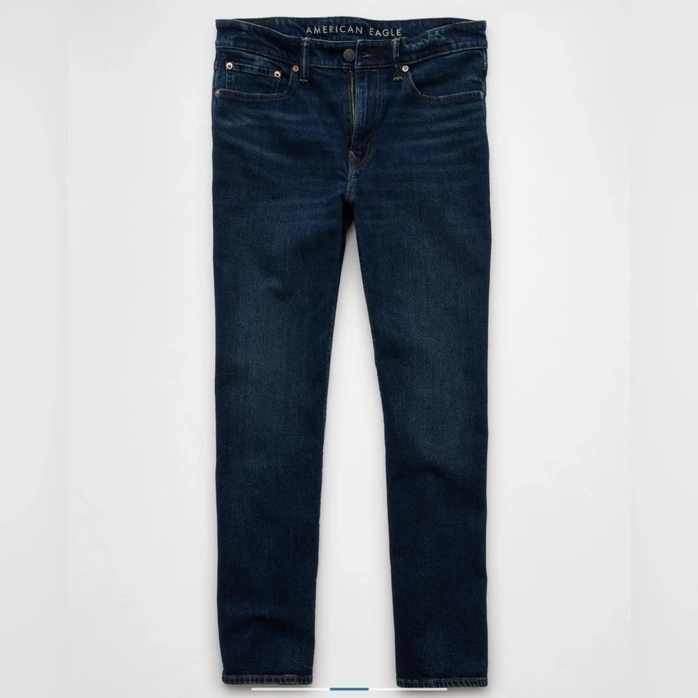 American Eagle Men’s Easyflex + Tencil Fibers Relaxed Straight Jeans