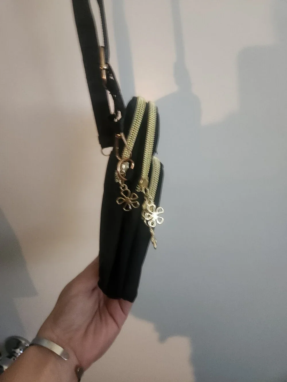Source Unknown compact black