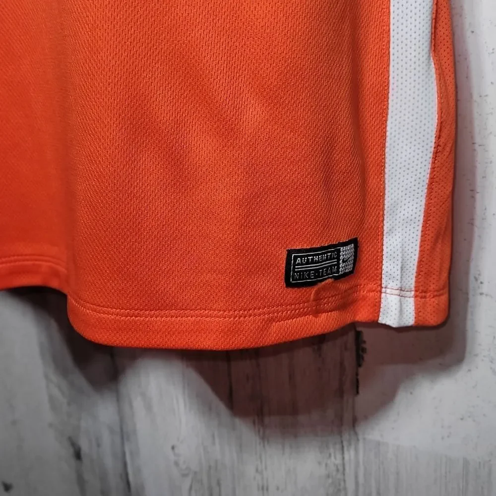 Nike 100% nwot polyester