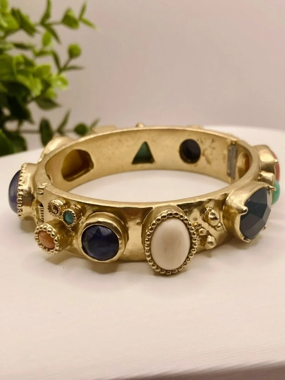 N/A gold tone