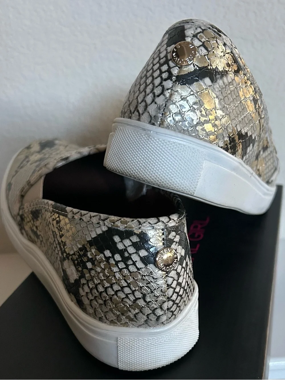 Steve Madden stylish slip