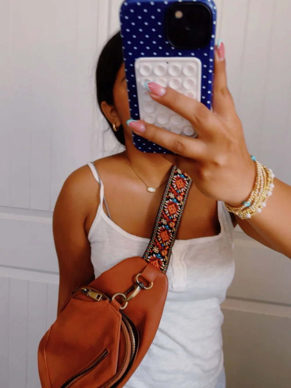 N/A stylish tan