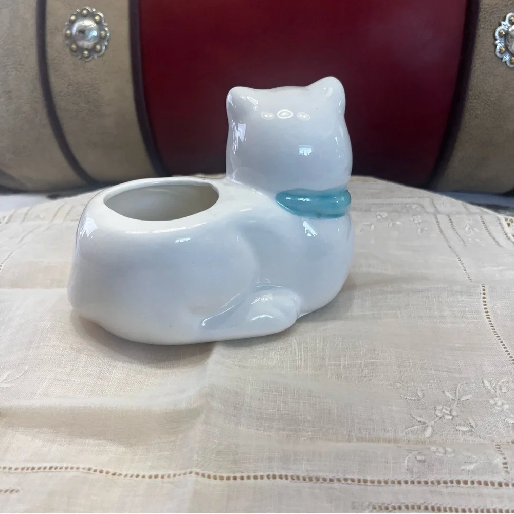 Unbranded charming white