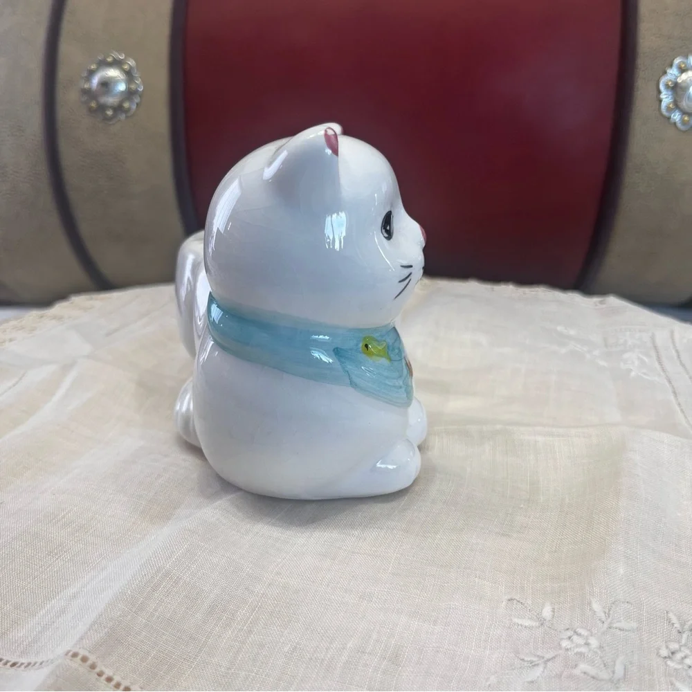 Unbranded charming white