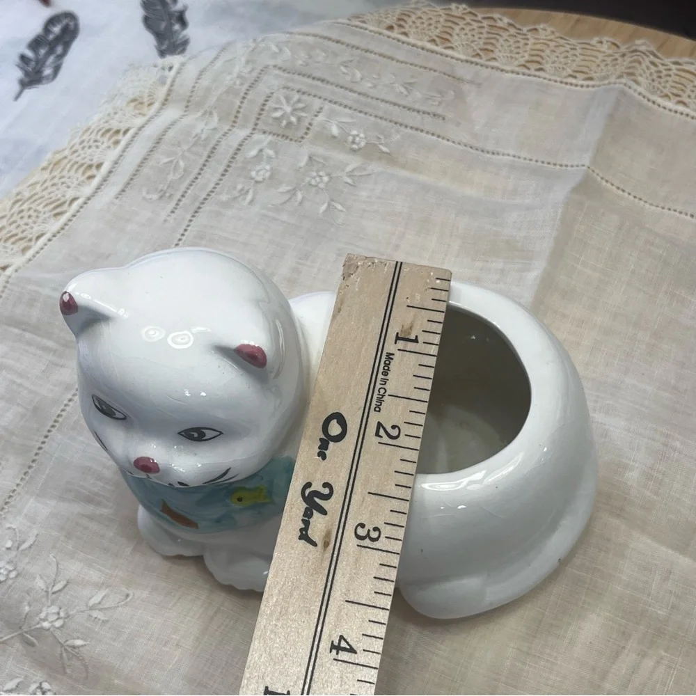 Unbranded charming white