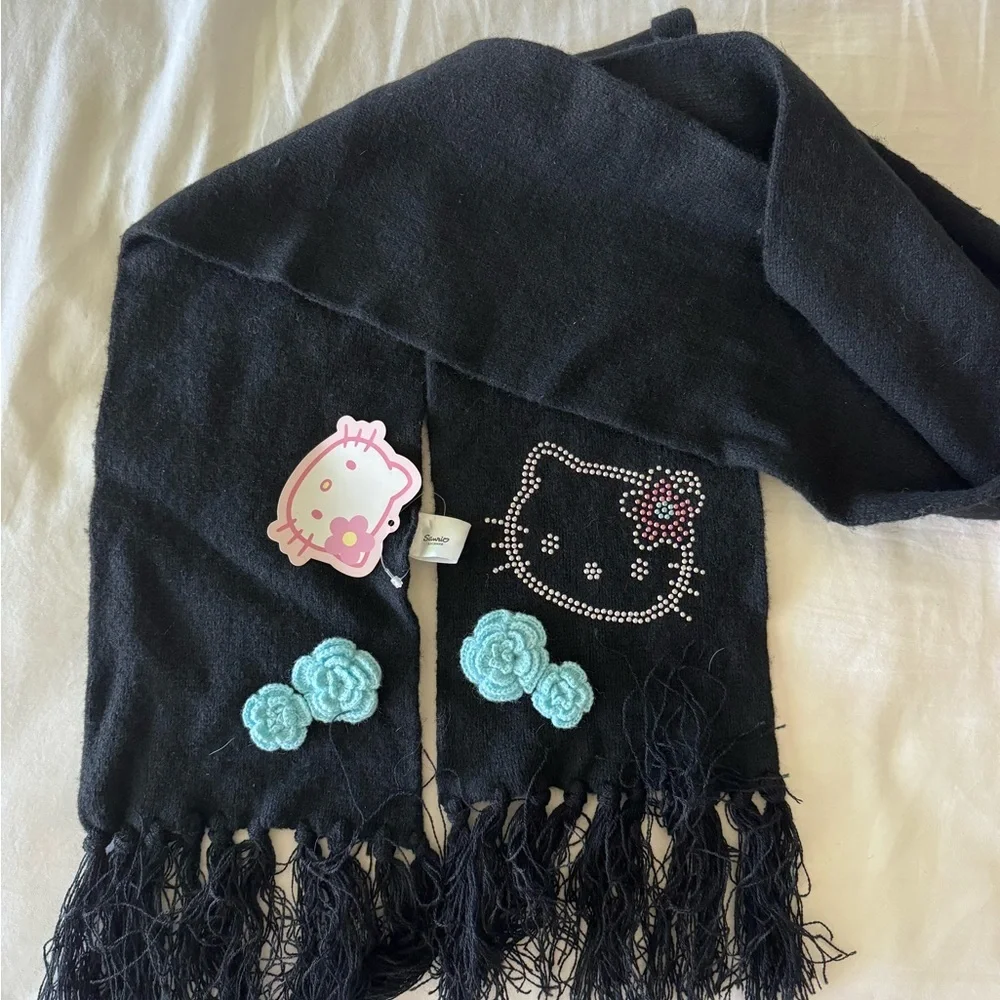 Hello kitty wool scarf