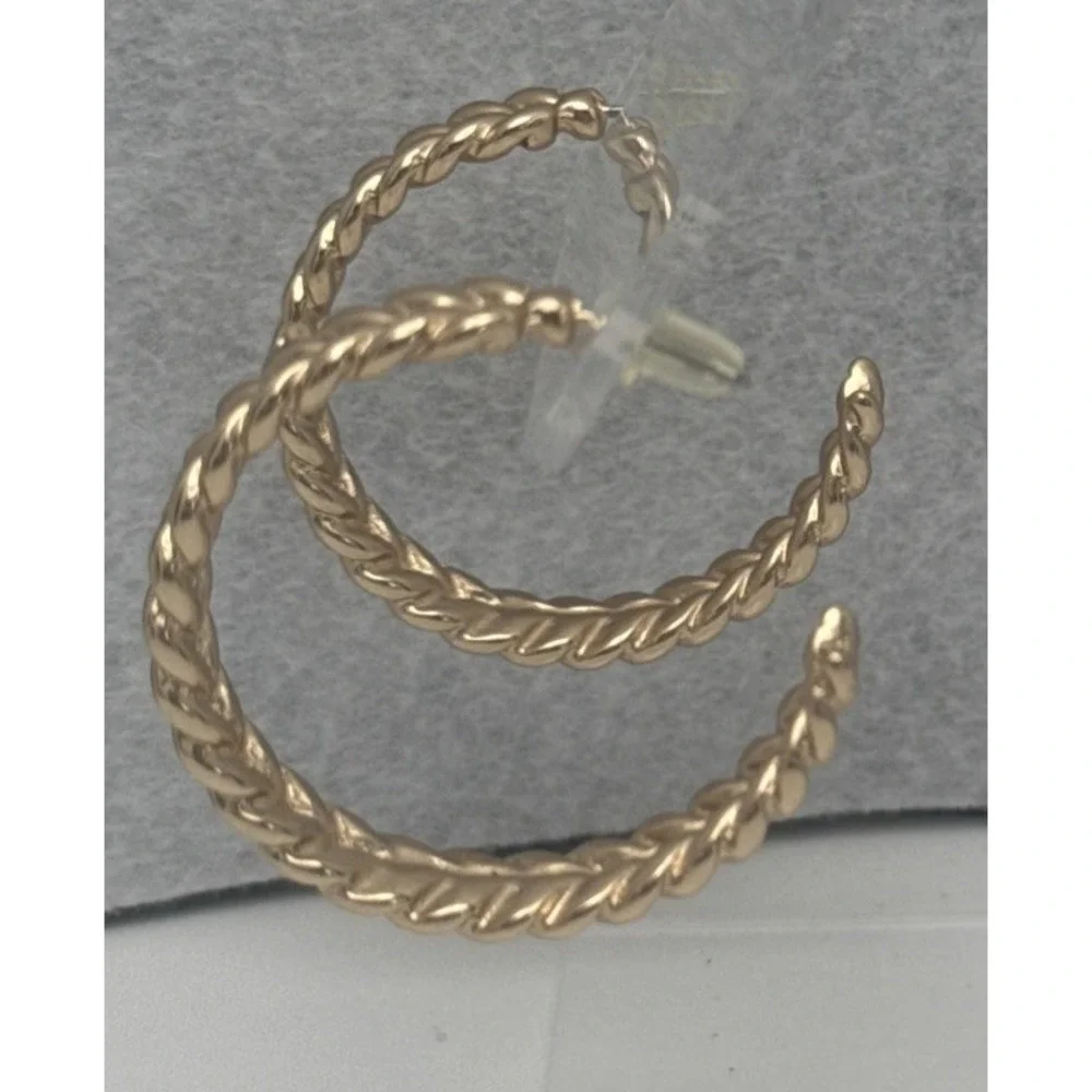 Vintage Gold Tone Chevron Herringbone Hoop Earrings Chunky Woven Textured