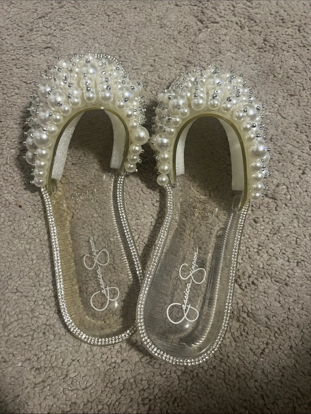 Jessica Simpson elegant slide