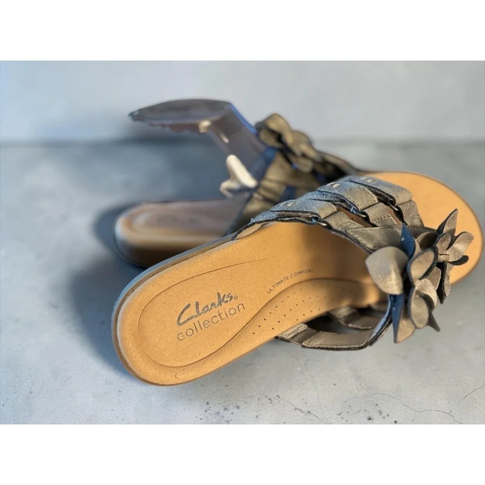 Clarks‎ Collection Ultimate Comfort NWOT Flower Thong Sandals Taupe Metallic