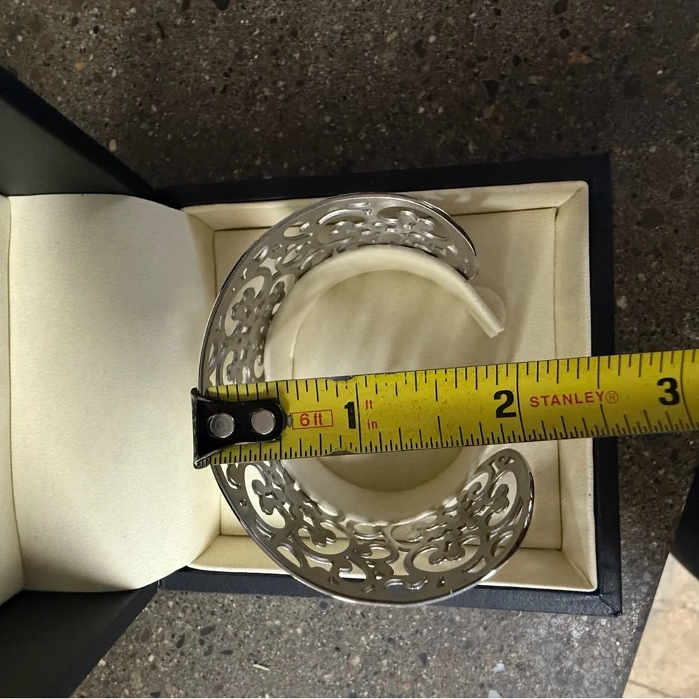 N/A silver cuff